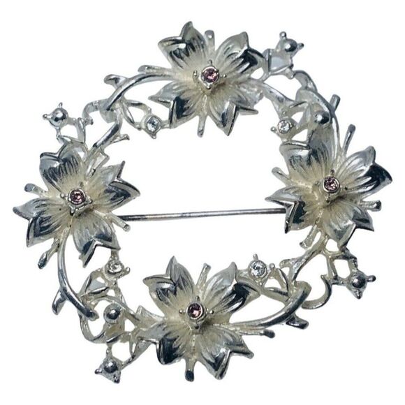 Vtg Icy Rhinestone Silver Flower Wreath Brooch 2" Pin GrannyCore Cottagecore - Picture 5 of 9